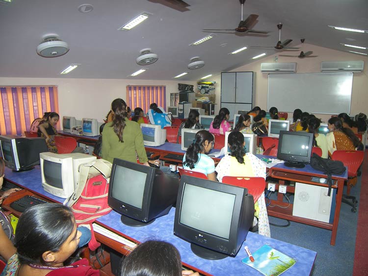Computer Lab - spn doshi college